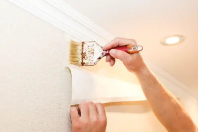 Pose de papier peint à Saint-Pompain — revêtements muraux et toiles de verre